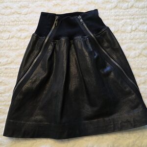 Theory Gretchen W Genuine Leather Skirt – Size Small